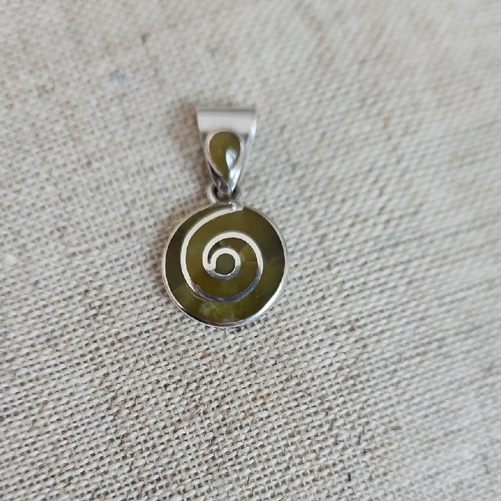 950 Silver Serpentine Spiral Pendant Necklace